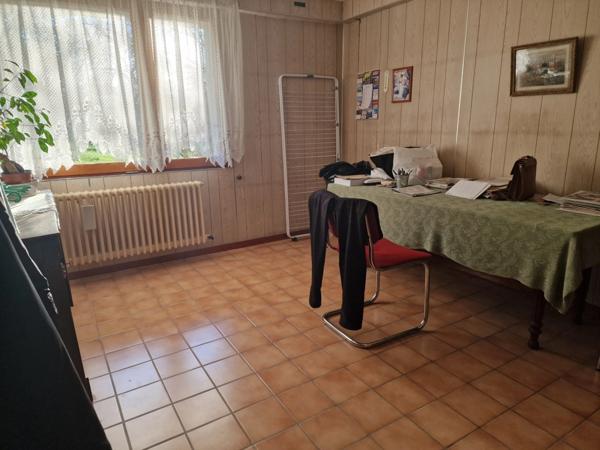 Dpt Vosges (88), à vendre proche de CONTREXEVILLE MAISON P6 avec GARAGE + DEPENDANCE de 400 m2 / TERRAIN 2000 m2