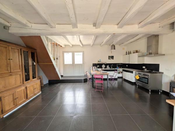Maison en pierre au cœur du Revermont