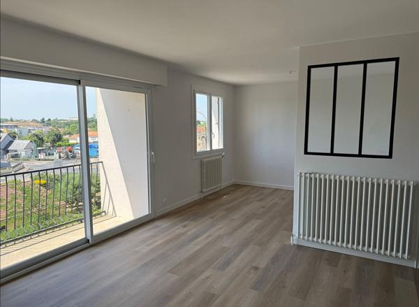 Niort proche centre, Appt T3 rénové avec garage, Niort 79000