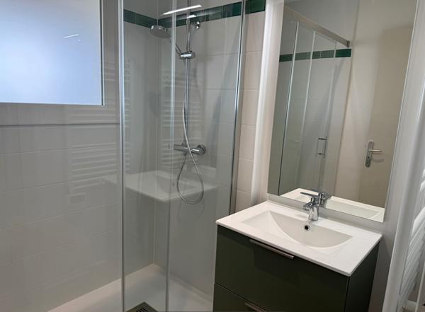 Niort proche centre, Appt T3 rénové avec garage, Niort 79000