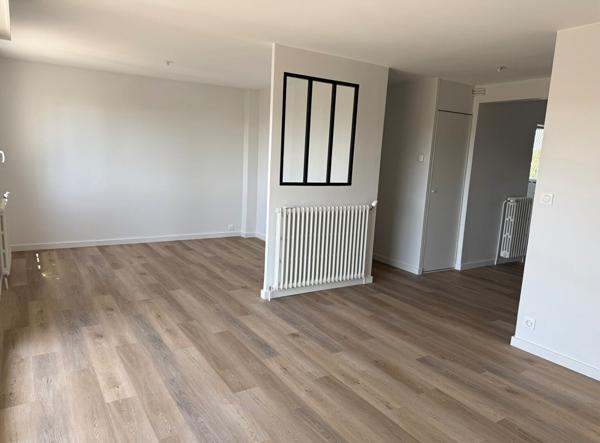 Niort proche centre, Appt T3 rénové avec garage, Niort 79000