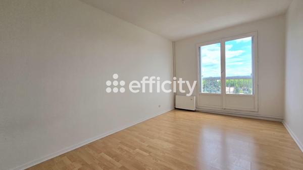 Appartement
         4 pièces
        - 79 m² Exclusivité 135 000 € *