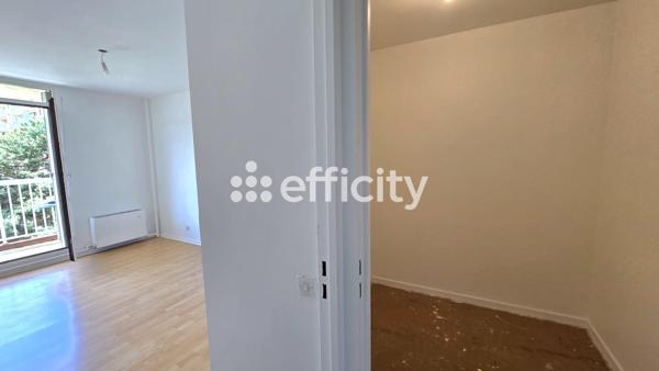 Appartement
         4 pièces
        - 79 m² Exclusivité 135 000 € *