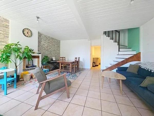 Maison à VILLEDIEU-LA-BLOUERE, 49450 - 4 pièces 91m²