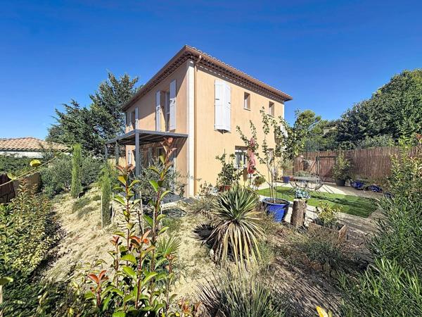 Saint-Cannat, villa 121m² 3ch sur terrain de 350m²