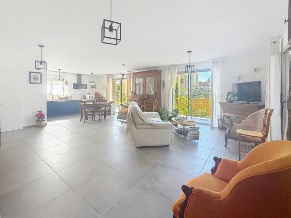 Saint-Cannat, villa 121m² 3ch sur terrain de 350m²