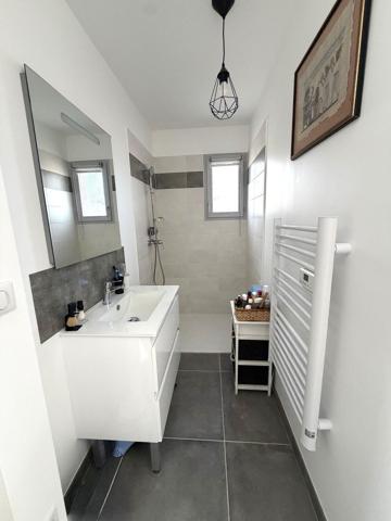 Saint-Cannat, villa 121m² 3ch sur terrain de 350m²