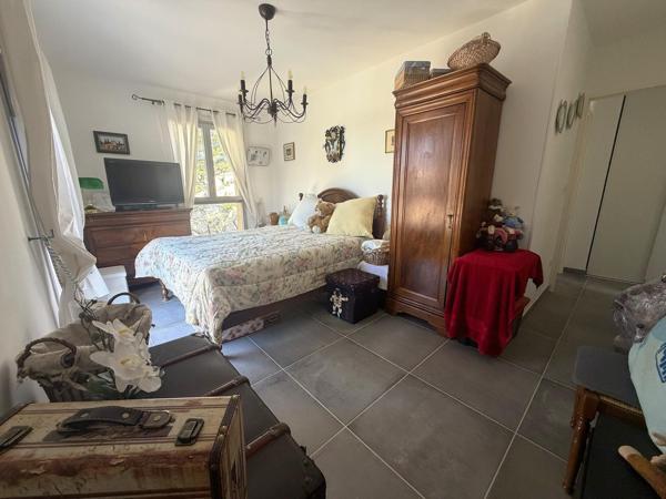 Saint-Cannat, villa 121m² 3ch sur terrain de 350m²