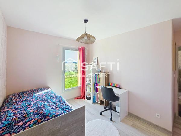 Pavillon récent de plain pied dans quartier résidentiel calme