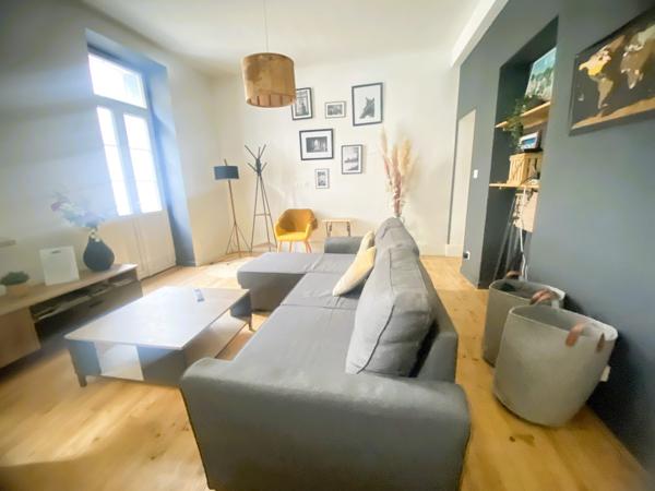 03200 VICHY APPARTEMENT MEUBLÉ 4 PIÈCES AVEC BALCON AVEC CAVE COEUR DE VILLE