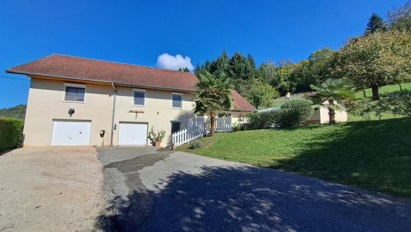 Yenne (73170) VILLA DE 167 M² SUR 4216 M² DE TERRAIN CLOS