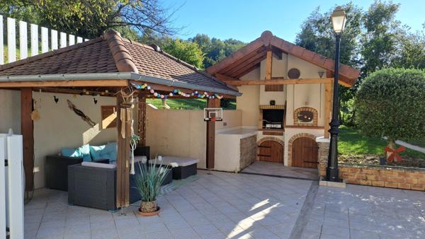 Yenne (73170) VILLA DE 167 M² SUR 4216 M² DE TERRAIN CLOS