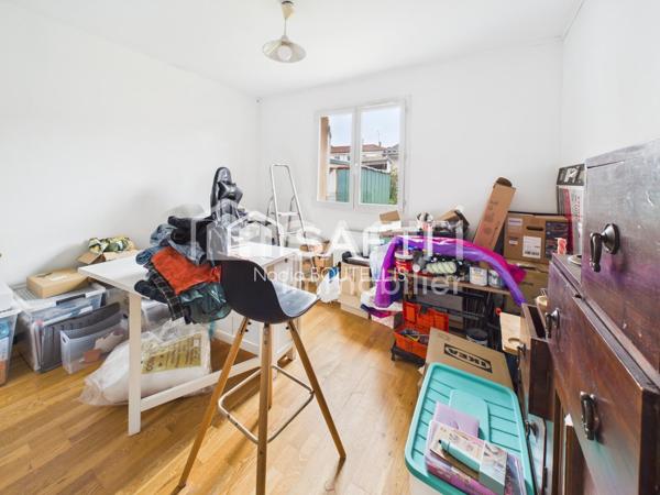 Maison de plain-pied, jardin, proche du centre.