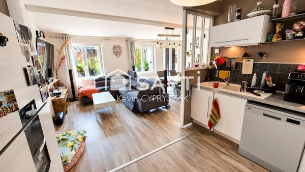 Maison familiale 225m² avec terrasse.