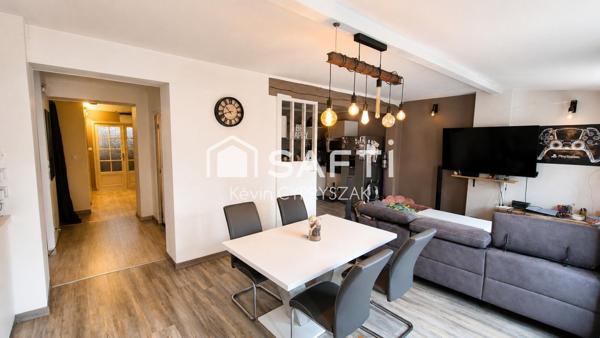 Maison familiale 225m² avec terrasse.