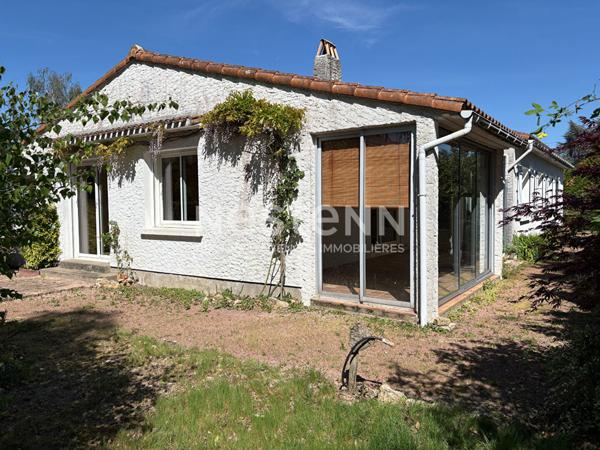 Maison plain-pied de 139m² à vendre à Bressuire, proche écoles et commodités