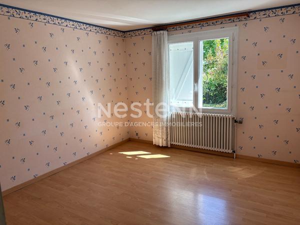 Maison plain-pied de 139m² à vendre à Bressuire, proche écoles et commodités