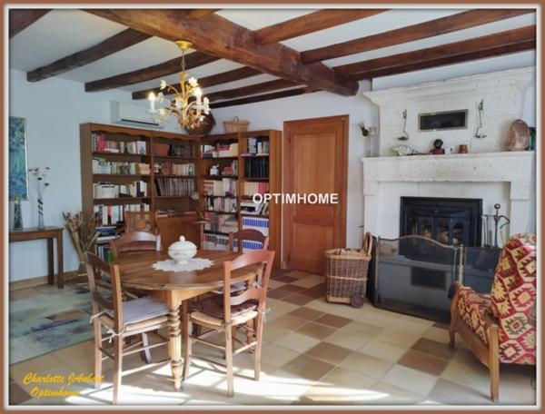 Grand corps de ferme plein de charme, proche de MONTMOREAU SAINT CYBARD (16)