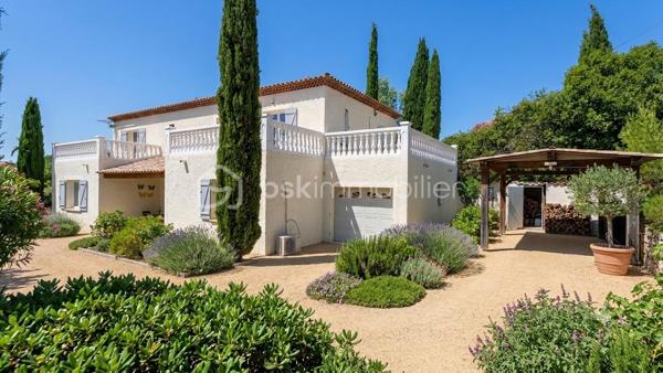 Votre conseillère Fabienne RIGAUD Bskimmobilier vous propose de découvrir cette magnifique maison familiale spacieuse et confortable d'environ 210 m², implantée sur un superbe terrain arboré de plus de 3000 m², avec piscine, garage et abris voiture.

Dès l'entrée, vous serez séduit par un vaste séjour lumineux, donnant sur une terrasse avec piscine, ainsi qu'une grande cuisine indépendante fonctionnelle.

La partie nuit se compose de :
Au rez de chaussé une chambre, une salle d'eau, wc avec lave main, un second salon, facilement aménageable en 6ᵉ chambre, bureau ou salle de jeux, offre un véritable potentiel d'évolution. Et un accès direct au garage.

A l'étage :
3 chambres, dont 2 avec terrasse privative,
une suite parentale avec salle de bain et sa propre terrasse.
Encore une salle d'eau, et un wc séparé avec lave main.

À l'extérieur, vous profiterez d'un magnifique terrain de plus de 3000 m² agrémenté d'une piscine, d'un abris voiture.
Un garage de 21 m² vient compléter les prestations de cette propriété.

Les plus de cette maison

✔ Maison familiale de 210 m²
✔ Terrain de 3 000m²
✔ Piscine
✔ Grand séjour lumineux
✔ Cuisine indépendante
✔ Jusqu'à 6 chambres possibles
✔ Climatisation dans toutes les pièces
✔ Adoucisseur d'eau
✔ 3 salles de bains
✔ Garage de 21 m²

Cette propriété réunit espace, confort moderne et qualité de vie. Elle conviendra parfaitement à une grande famille ou à toute personne recherchant une maison aux beaux volumes dans un cadre privilégié.

Une visite s'impose pour découvrir tout le potentiel de cette belle propriété ! Contactez Fabienne au 06 60 81 38 06 ou f.rigaud@bskimmobilier.com