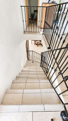 Votre conseillère Fabienne RIGAUD Bskimmobilier vous propose de découvrir cette magnifique maison familiale spacieuse et confortable d'environ 210 m², implantée sur un superbe terrain arboré de plus de 3000 m², avec piscine, garage et abris voiture.

Dès l'entrée, vous serez séduit par un vaste séjour lumineux, donnant sur une terrasse avec piscine, ainsi qu'une grande cuisine indépendante fonctionnelle.

La partie nuit se compose de :
Au rez de chaussé une chambre, une salle d'eau, wc avec lave main, un second salon, facilement aménageable en 6ᵉ chambre, bureau ou salle de jeux, offre un véritable potentiel d'évolution. Et un accès direct au garage.

A l'étage :
3 chambres, dont 2 avec terrasse privative,
une suite parentale avec salle de bain et sa propre terrasse.
Encore une salle d'eau, et un wc séparé avec lave main.

À l'extérieur, vous profiterez d'un magnifique terrain de plus de 3000 m² agrémenté d'une piscine, d'un abris voiture.
Un garage de 21 m² vient compléter les prestations de cette propriété.

Les plus de cette maison

✔ Maison familiale de 210 m²
✔ Terrain de 3 000m²
✔ Piscine
✔ Grand séjour lumineux
✔ Cuisine indépendante
✔ Jusqu'à 6 chambres possibles
✔ Climatisation dans toutes les pièces
✔ Adoucisseur d'eau
✔ 3 salles de bains
✔ Garage de 21 m²

Cette propriété réunit espace, confort moderne et qualité de vie. Elle conviendra parfaitement à une grande famille ou à toute personne recherchant une maison aux beaux volumes dans un cadre privilégié.

Une visite s'impose pour découvrir tout le potentiel de cette belle propriété ! Contactez Fabienne au 06 60 81 38 06 ou f.rigaud@bskimmobilier.com