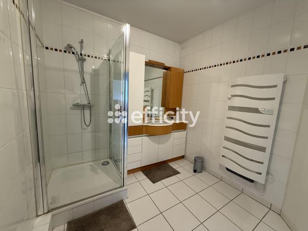 Appartement
         3 pièces
        - 61 m² 179 900 € *
