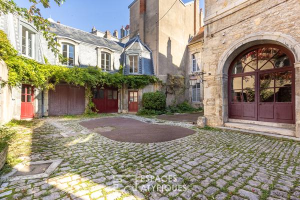 Plateau à aménager avec son garage dans un hôtel particulier du XVIIIe