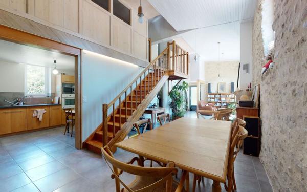 Appartement à louer    4 pièces • 104,85 m2 Étoile-sur-Rhône