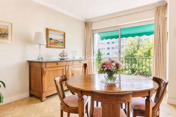 A vendre - Appartement  traversant - étage élevé - au calme -  Marseille 8ème (13008)