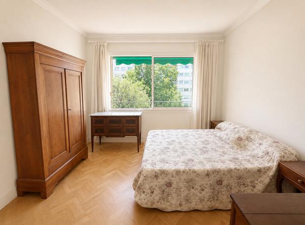 A vendre - Appartement  traversant - étage élevé - au calme -  Marseille 8ème (13008)