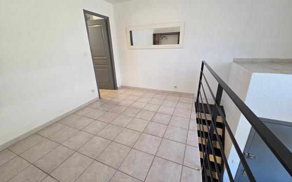 Appartement à vendre    2 pièces • 34 m2 Villeneuve-lès-Avignon