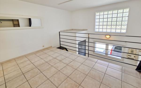 Appartement à vendre    2 pièces • 34 m2 Villeneuve-lès-Avignon
