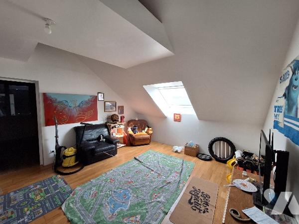 Maison individuelle de type 6, pavillon, située à Villefranche-de-Rouergue.