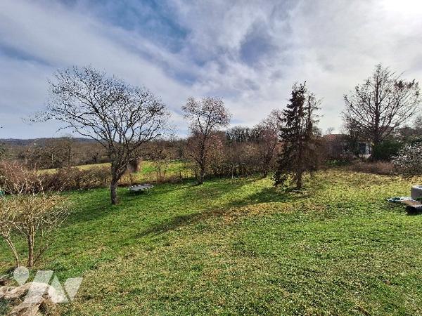 Maison individuelle de type 6, pavillon, située à Villefranche-de-Rouergue.