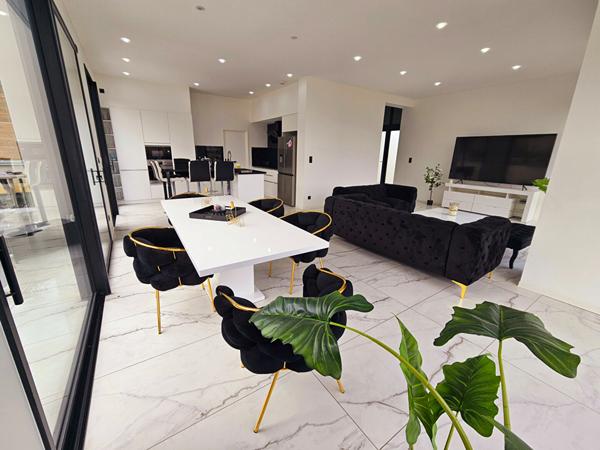 Maison Montreuil Juigne 6 pièce(s) 157.4 m2