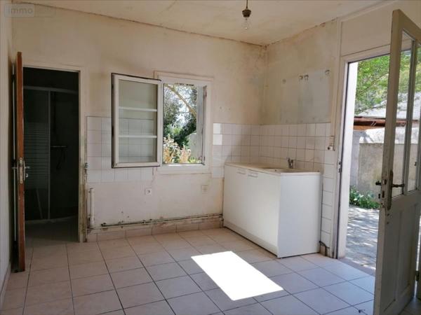 Maison de ville à vendre à Descartes dans l'Indre-et-Loire (37160), ref : 082/324