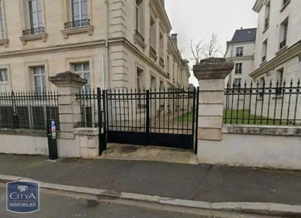 Parking à louer 10m² Orléans (45000)
