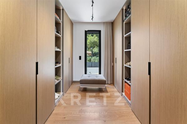 Saint Chamas, Villa contemporaine avec vue dominante sur l'étang