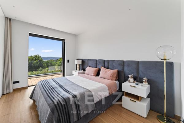 Saint Chamas, Villa contemporaine avec vue dominante sur l'étang