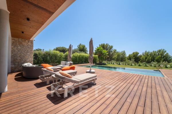 Saint Chamas, Villa contemporaine avec vue dominante sur l'étang