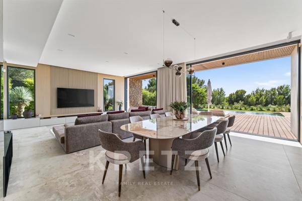 Saint Chamas, Villa contemporaine avec vue dominante sur l'étang