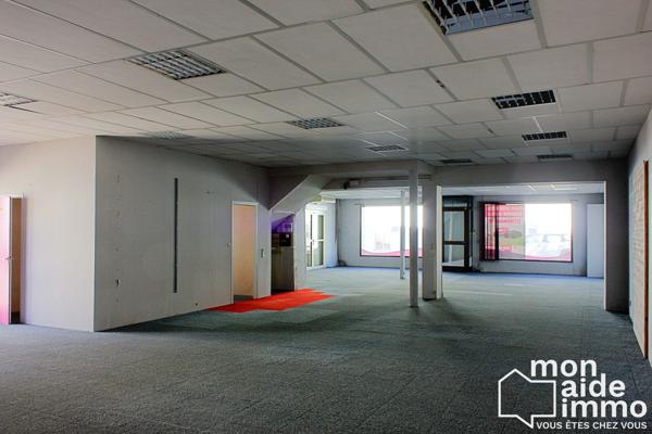 Immeuble avec local commercial