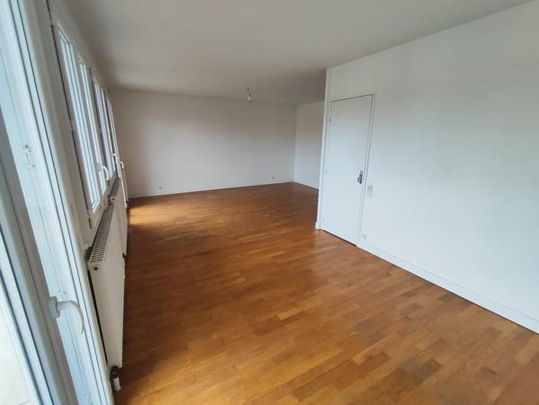 Morancé (69480) Maison individuelle 3 chambres, terrain, au coeur du village de Morancé