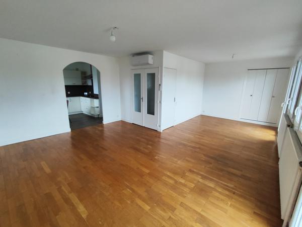 Morancé (69480) Maison individuelle 3 chambres, terrain, au coeur du village de Morancé