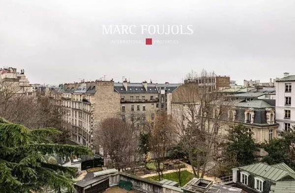 Paris 8 Saint Philippe du Roule : appartement de 130 m² au 6ème étage avec vue dégagée