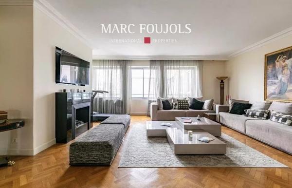 Paris 8 Saint Philippe du Roule : appartement de 130 m² au 6ème étage avec vue dégagée