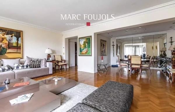 Paris 8 Saint Philippe du Roule : appartement de 130 m² au 6ème étage avec vue dégagée