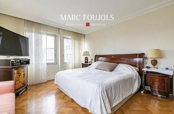 Paris 8 Saint Philippe du Roule : appartement de 130 m² au 6ème étage avec vue dégagée