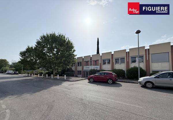 RARE A LA VENTE ET A LA LOCATION - IMMEUBLE INDEPENDANT DE BUREAUX - VITROLLES