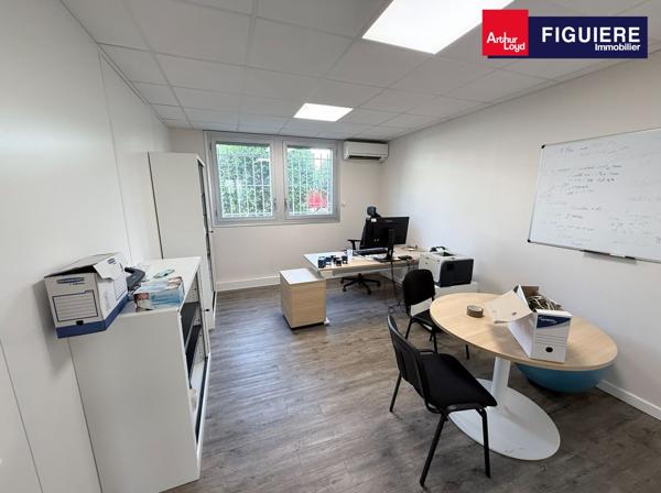 RARE A LA VENTE ET A LA LOCATION - IMMEUBLE INDEPENDANT DE BUREAUX - VITROLLES