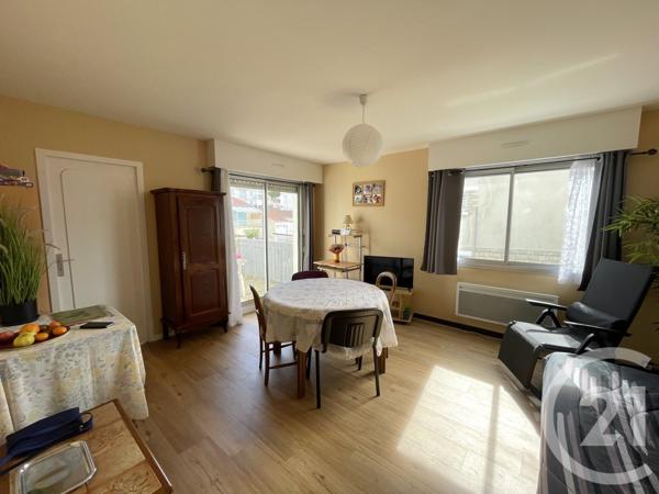 Appartement T2 à vendre  2 pièces - 42,26 m 2   ROYAN  - 17